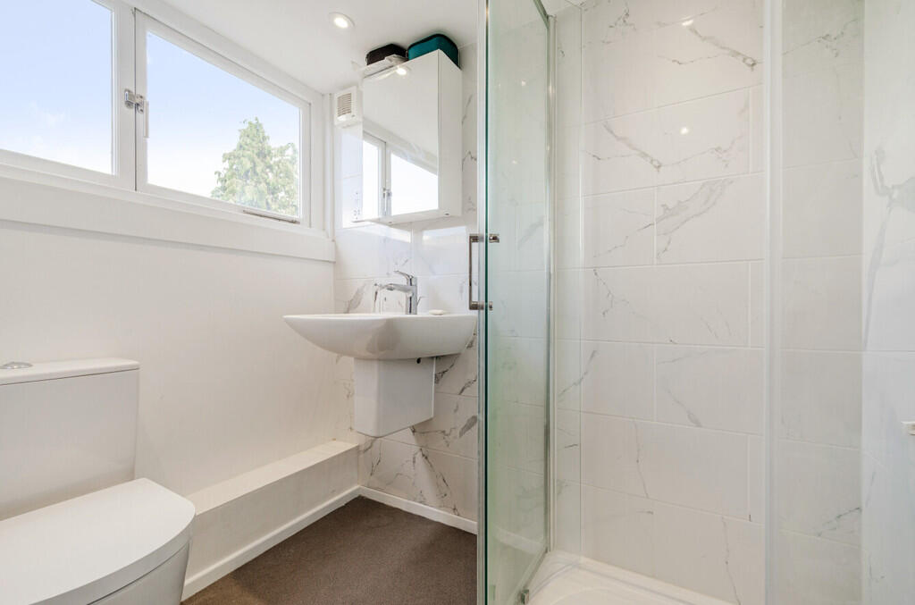 1300243-12-683dd2...