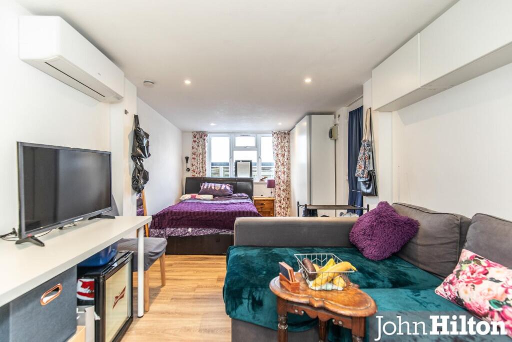 Fernhurst Crescent -23.jpg