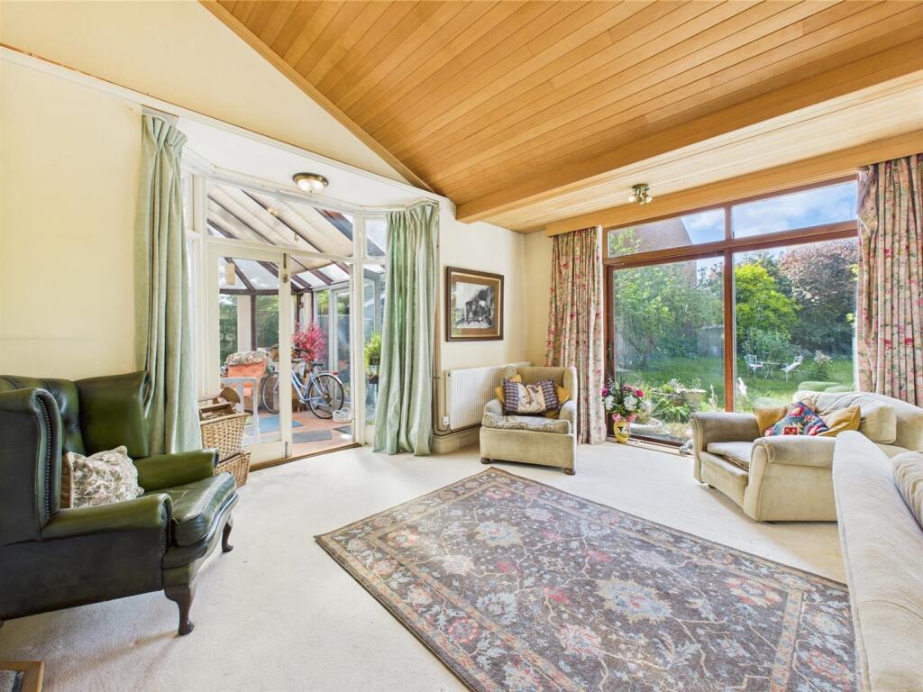Lounge: