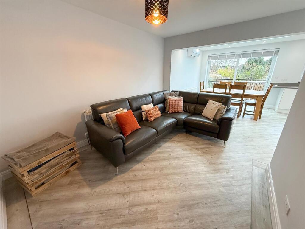 Open Plan Kitchen Diner Snug