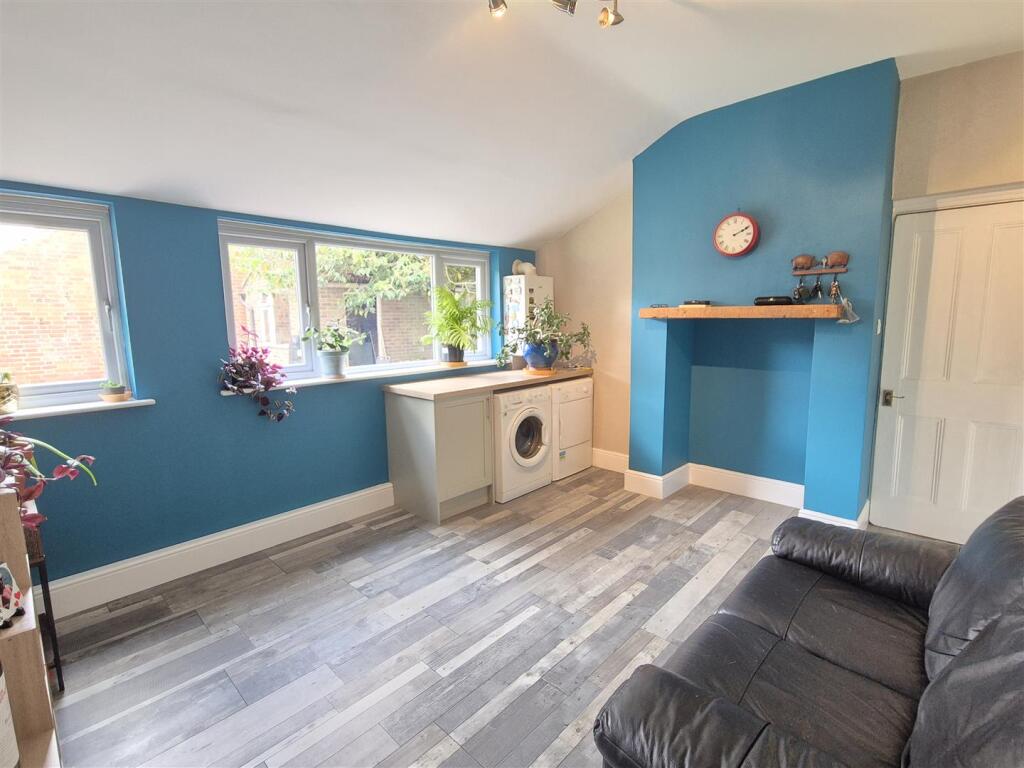 Sitting Room/Utility