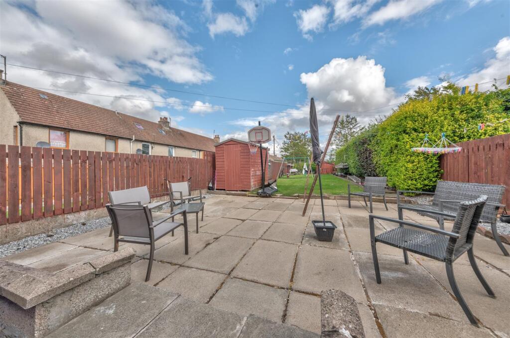 13 Lowson Avenue Forfar-15.JPG