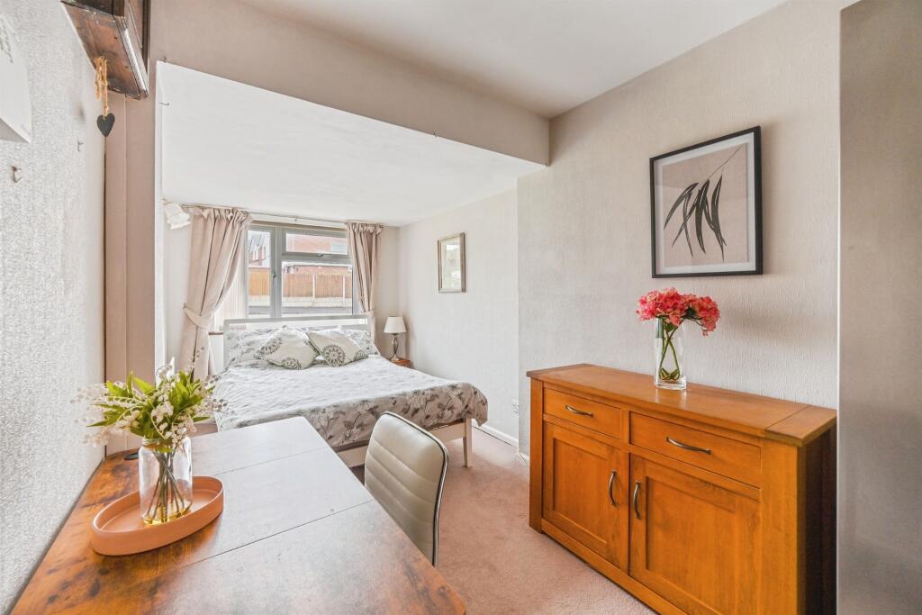 Bedroom/ Reception 3