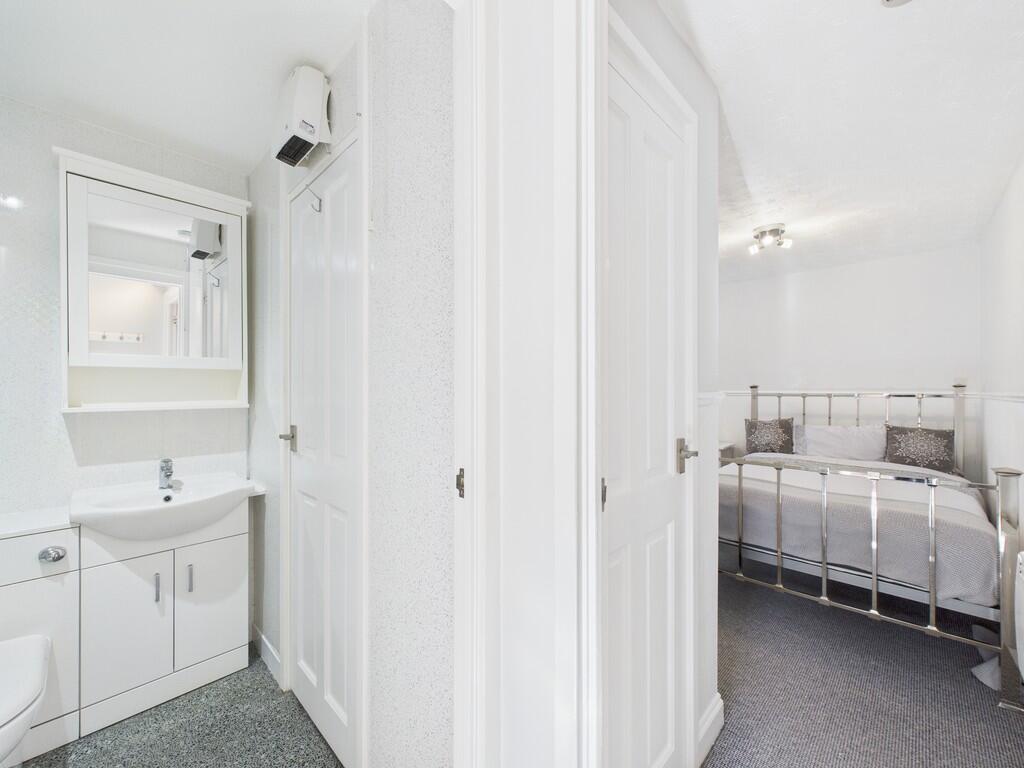 CAM05068G0-PR0050...