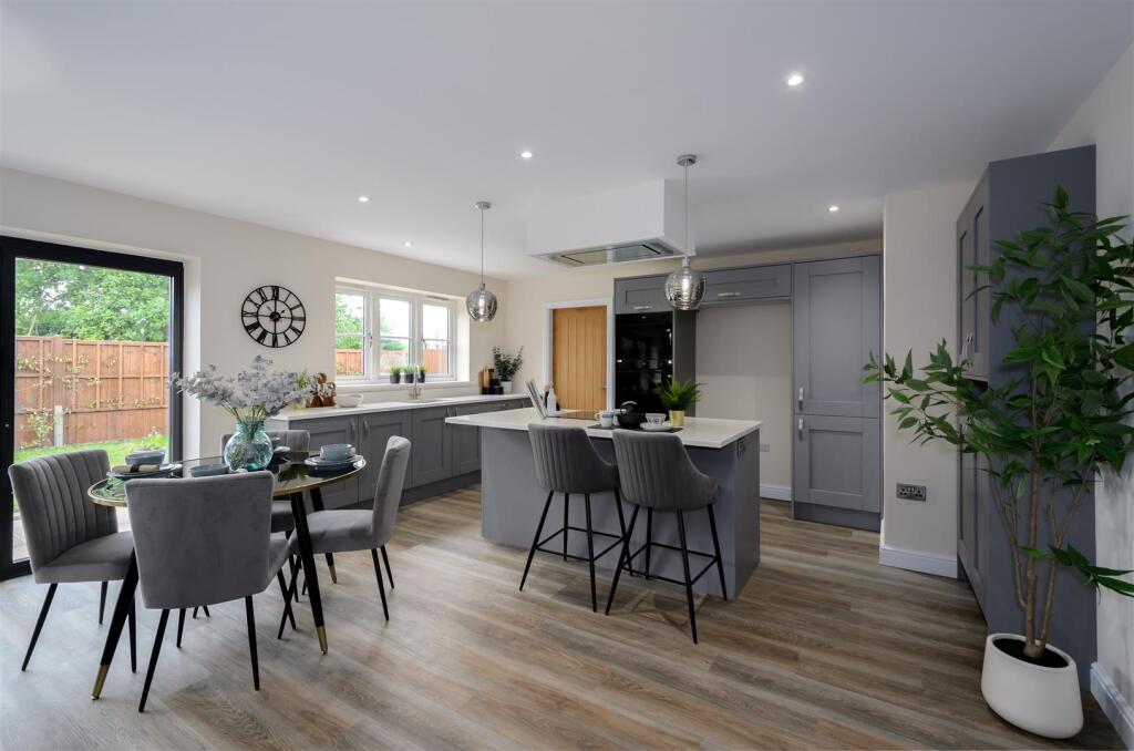 Large Open Plan Living / Dining Kitchen