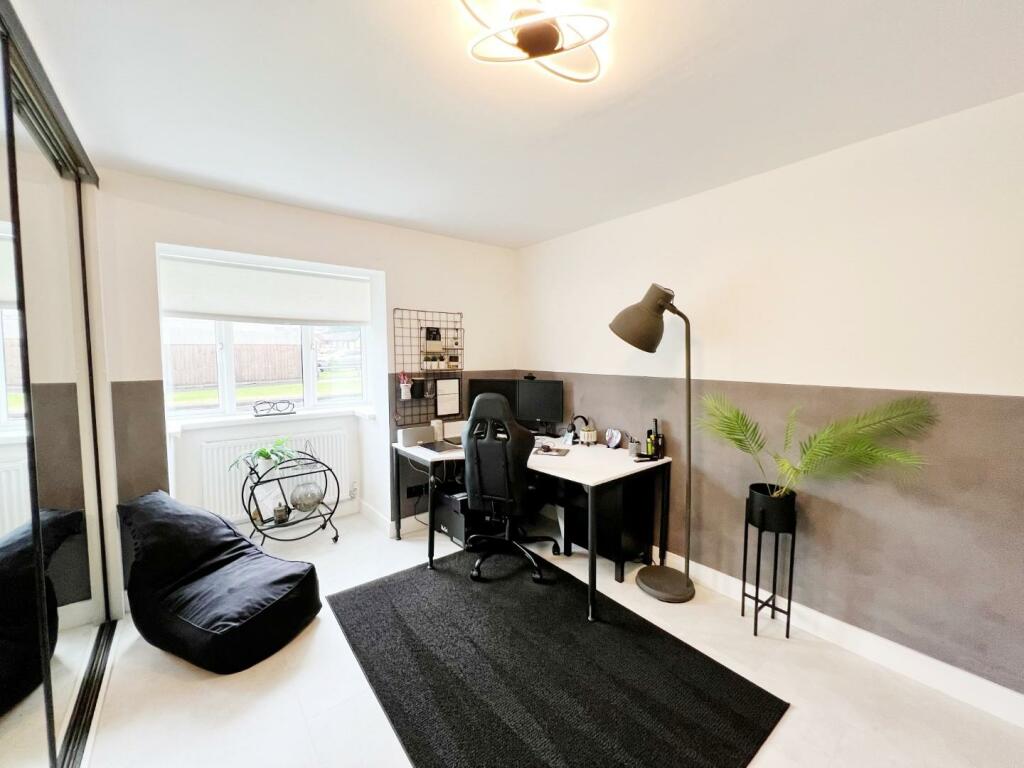 Bedroom 6 pic 2.jpg