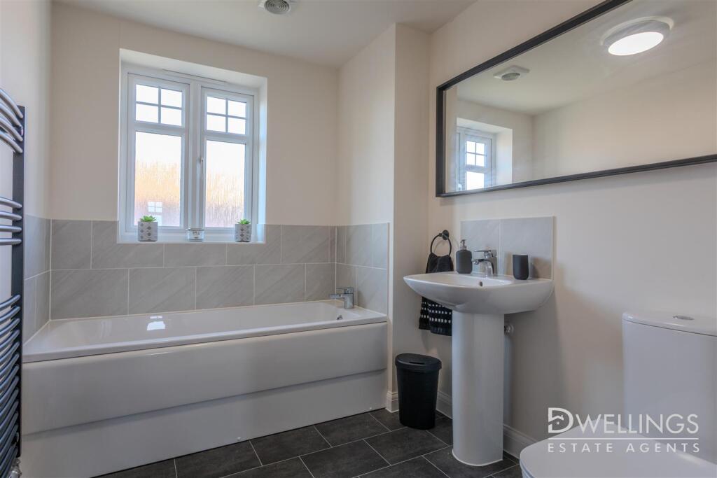 DWELEST- 29 King Lane, DE13 9ER-0015.jpg