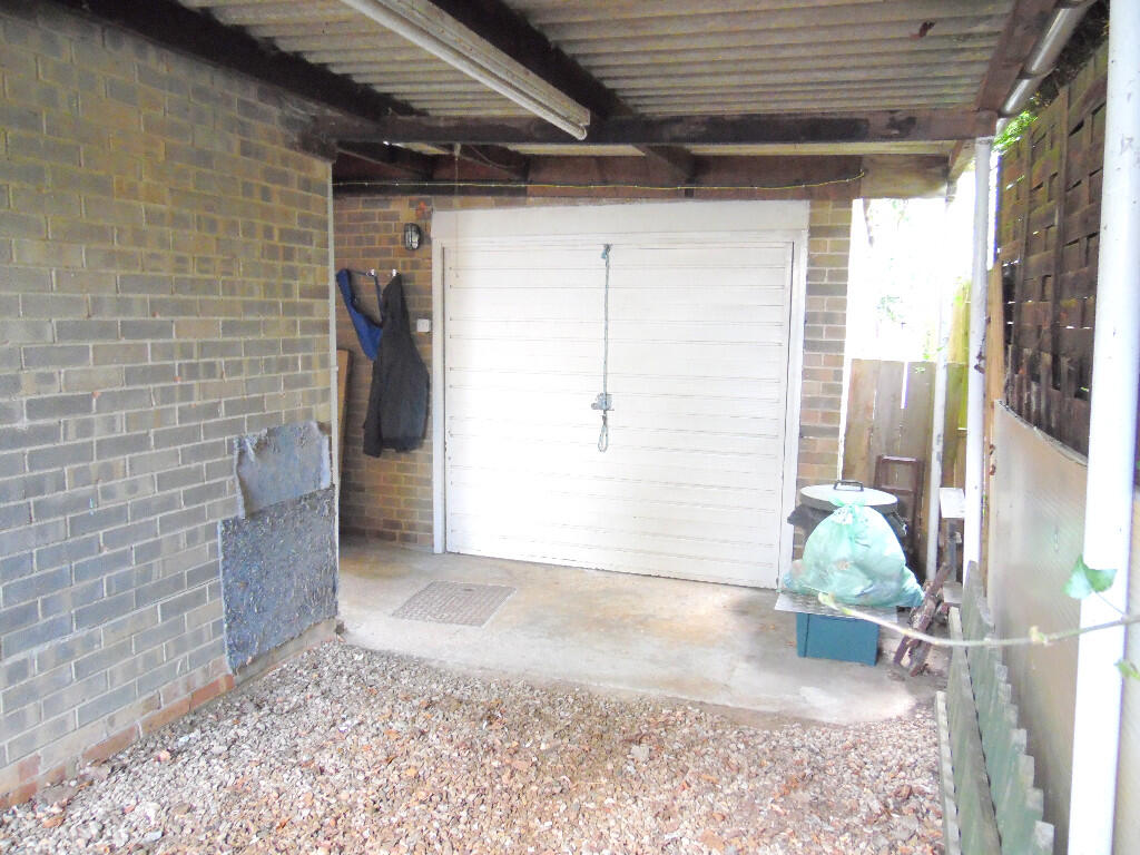 GARAGE &amp; CARPORT