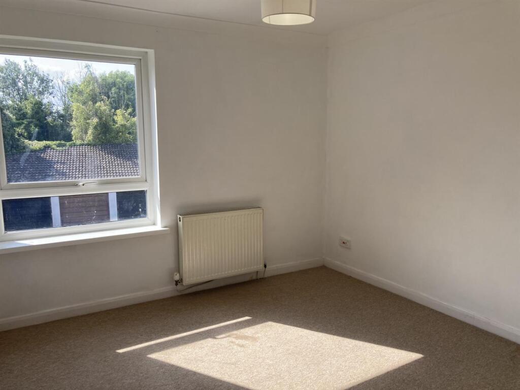 Bedroom One 1.jpg