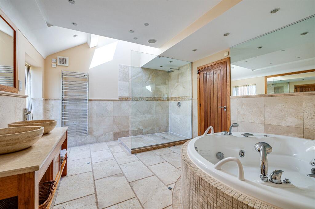 Principal Bathroom