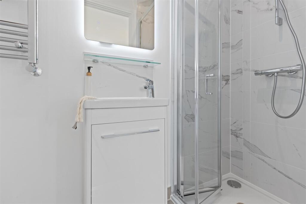 Master Ensuite