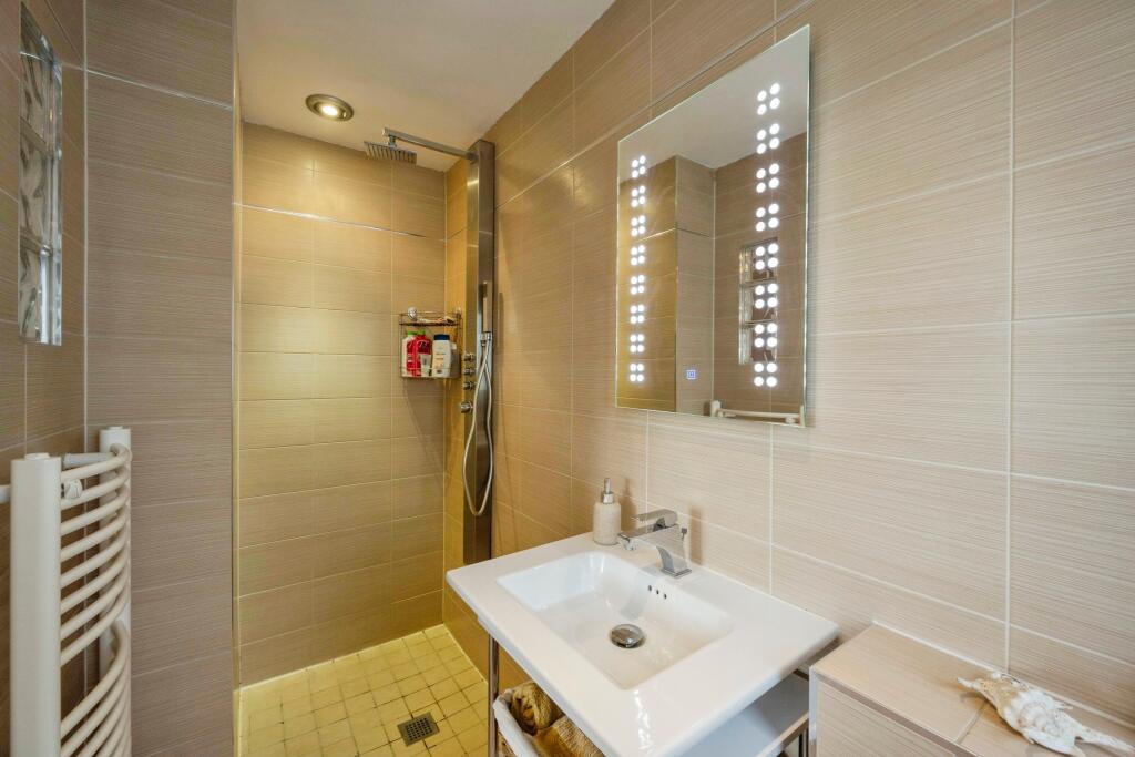 En-Suite Shower/Wc