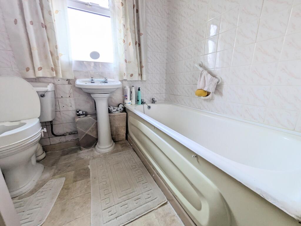 PXL_20250116_115857484.MP~2