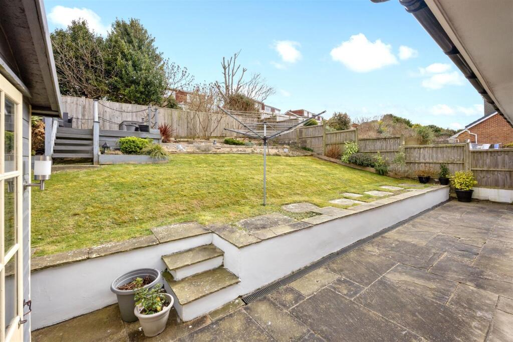 Broad Rig Avenue 41 GARDEN.jpeg