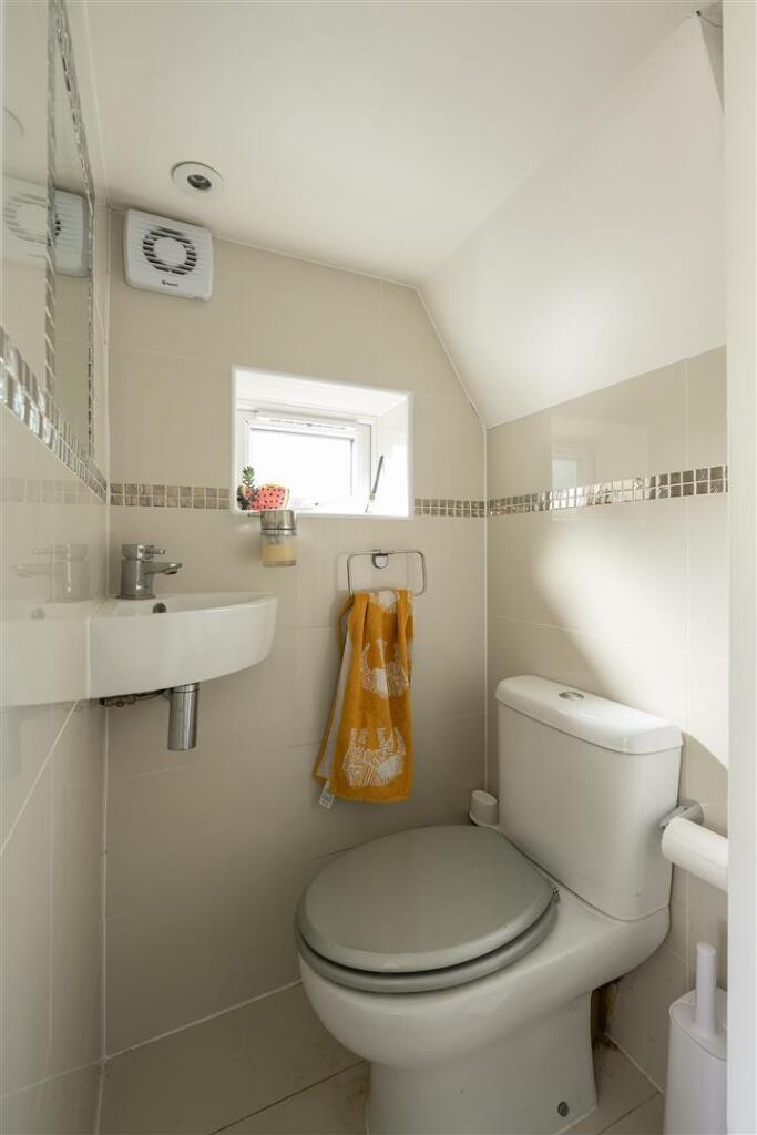 Waverley Avenue, E4