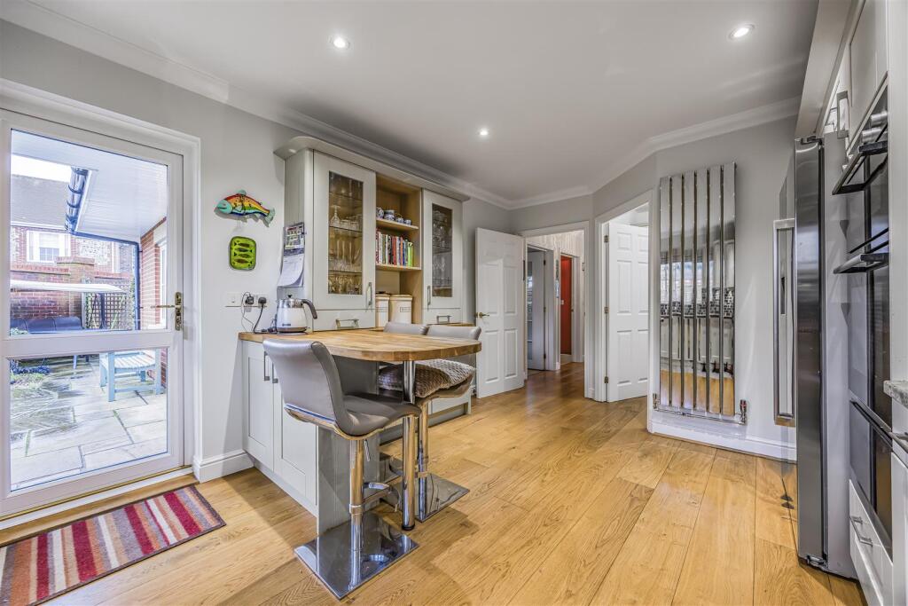 2 Clarendon Close, Denmead-PorticoMarketing-Nexa-4