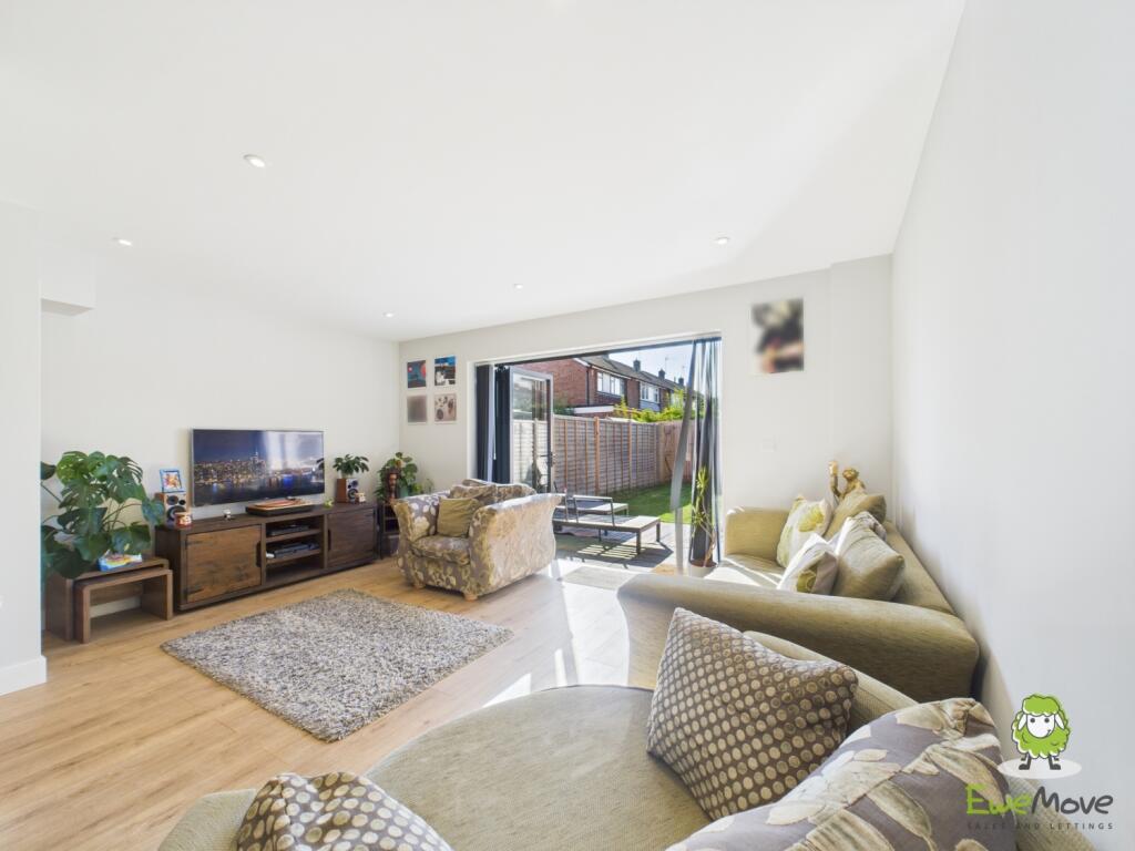 EweMove Basingstoke Estate Agents - Wells Court - 