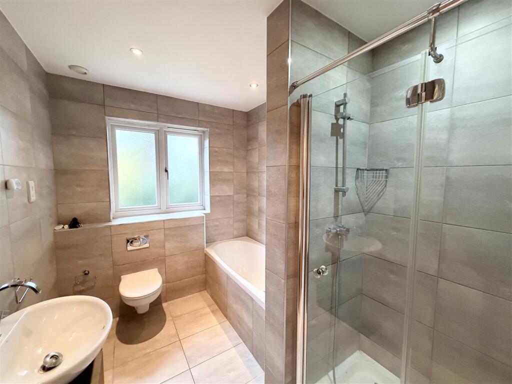 Family Bathroom: