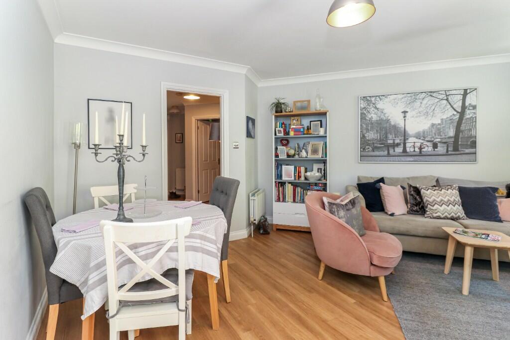 Sitting/dining room