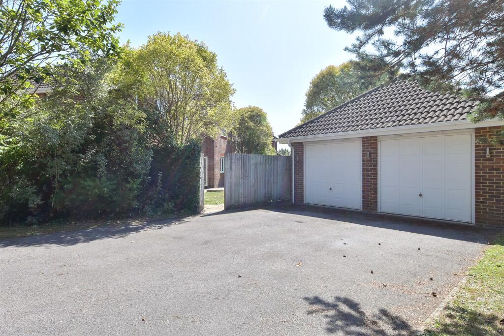 Driveway/Parking