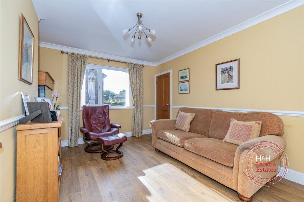 Sitting / Dining Rm.