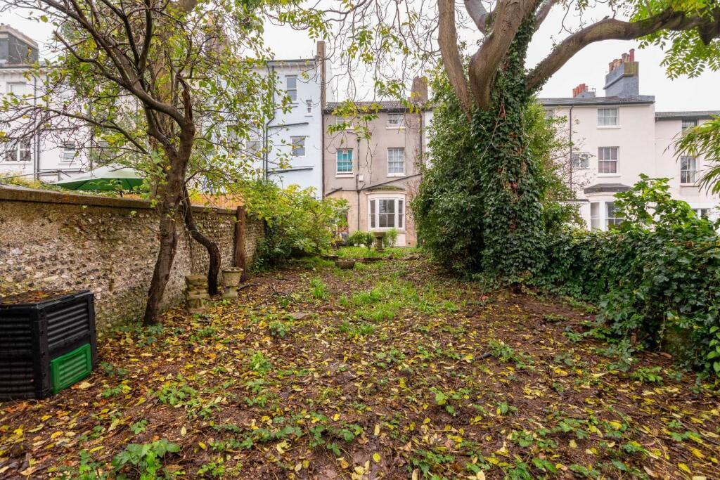 Buckingham Place-11.jpg