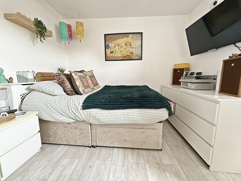 Sitting Room / Bedroom 4