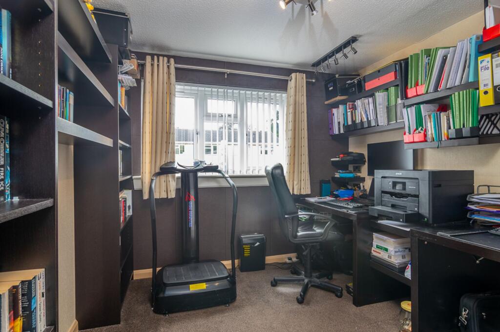 Office/bedroom 3