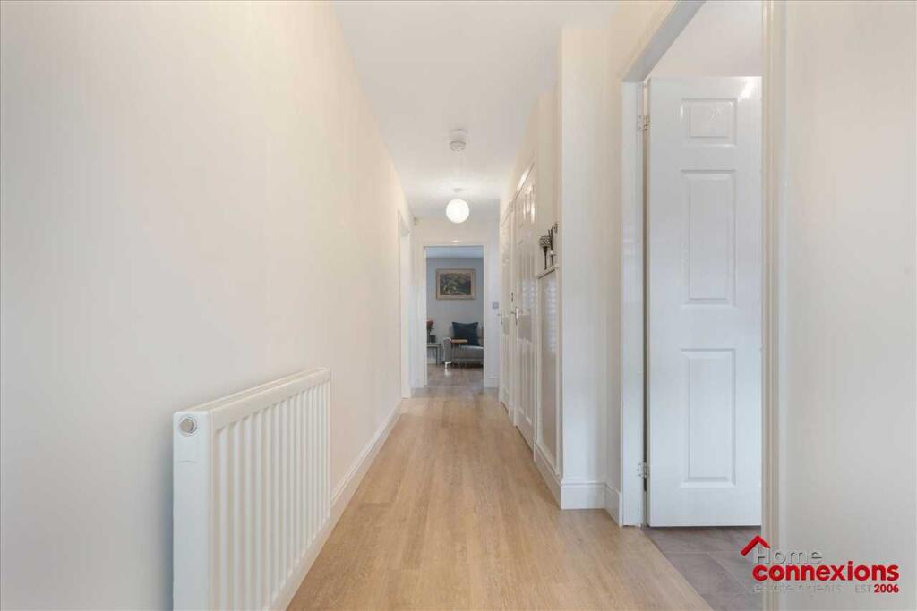 Entrance Hallway (2)