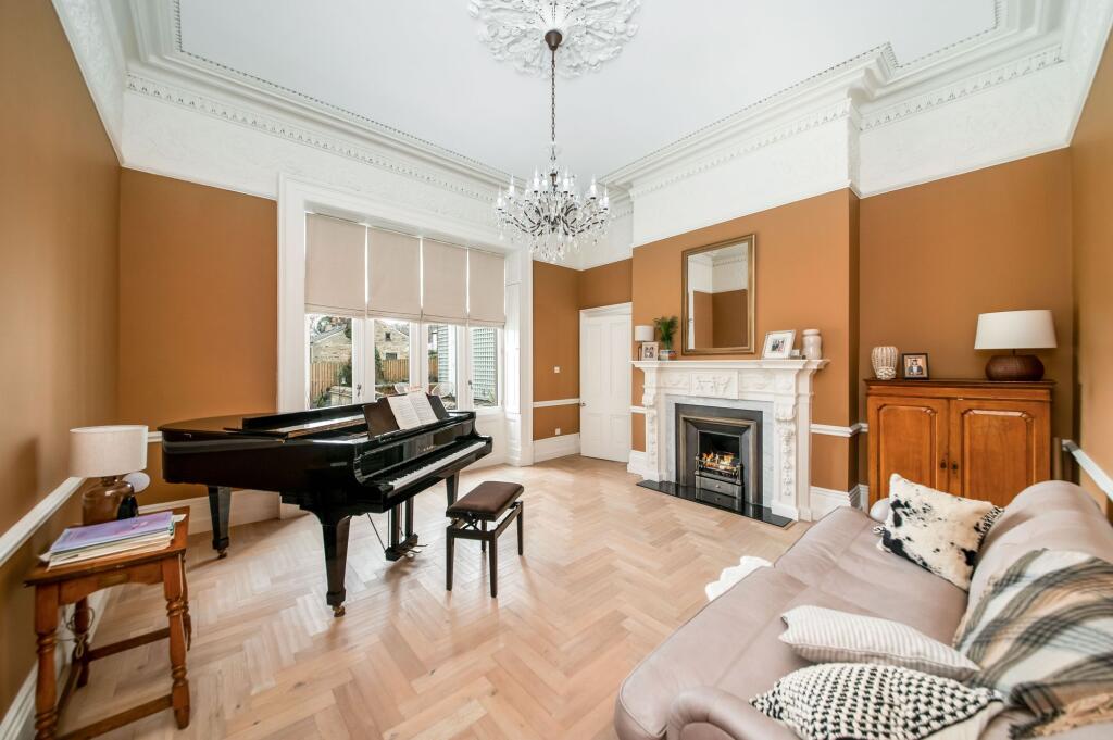 FAMILY ROOM/MUSIC ROOM