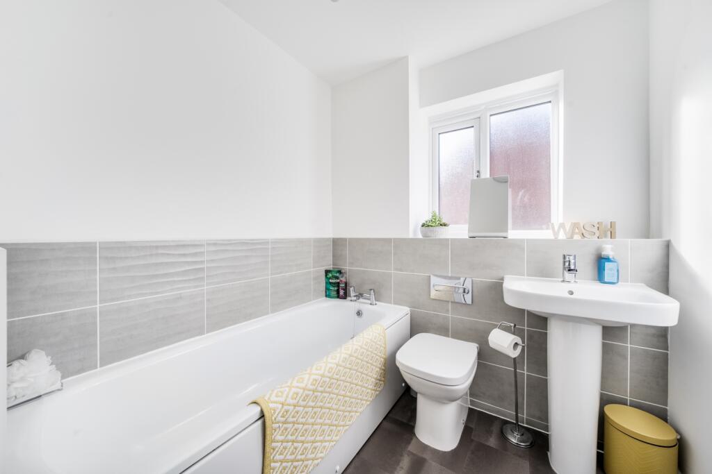 1359861-4-68da4eb3bc255