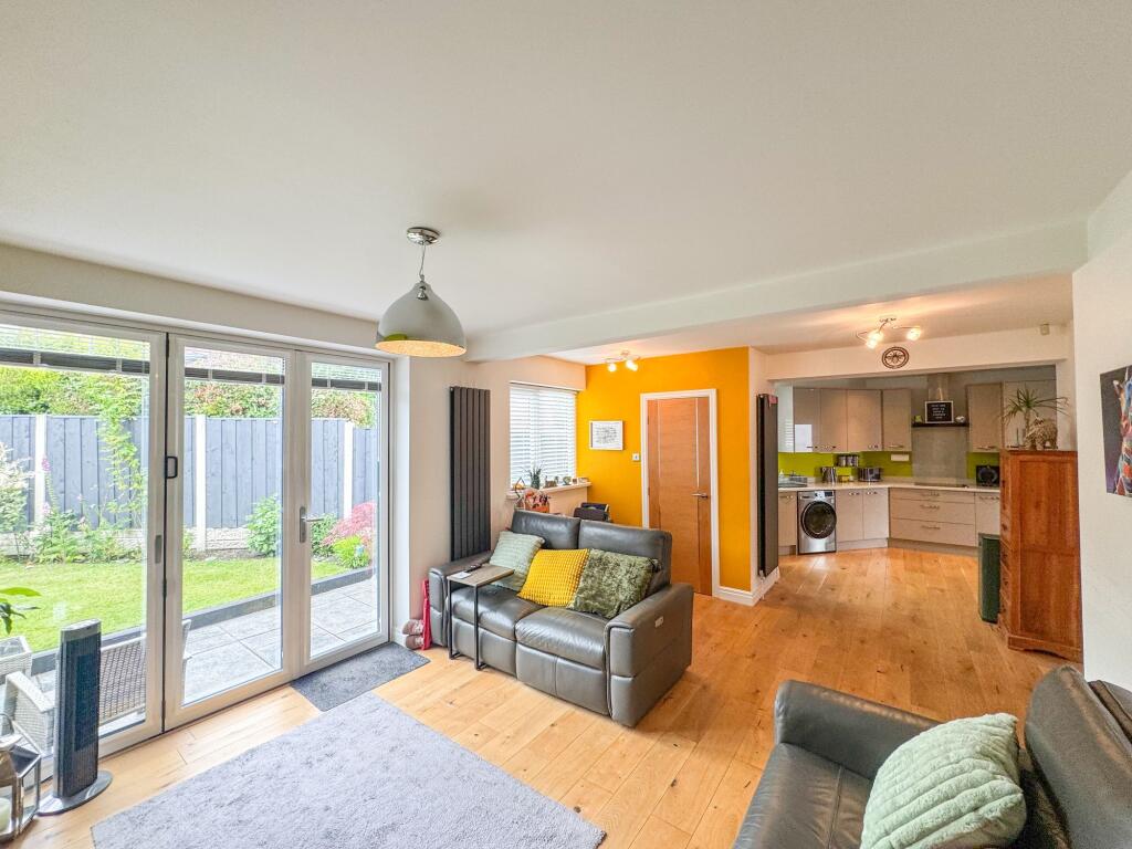 Kitchen / Diner / Lounge