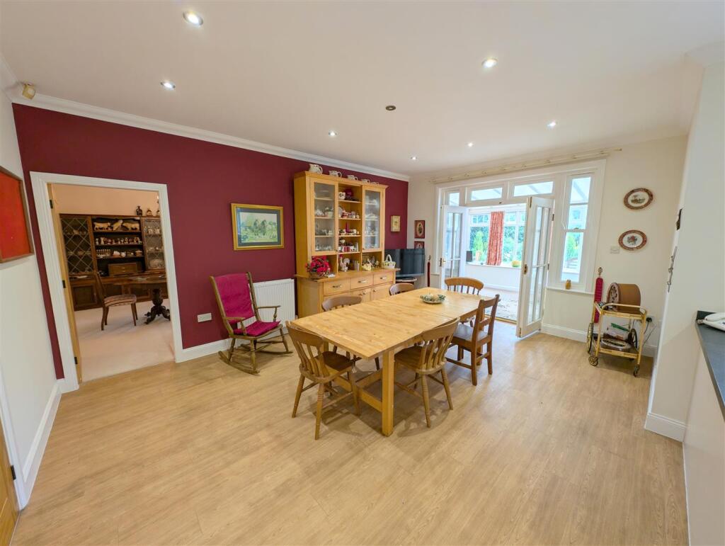 Kitchen diner