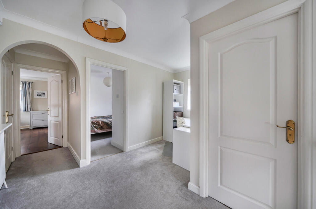 1383690-24-692869...