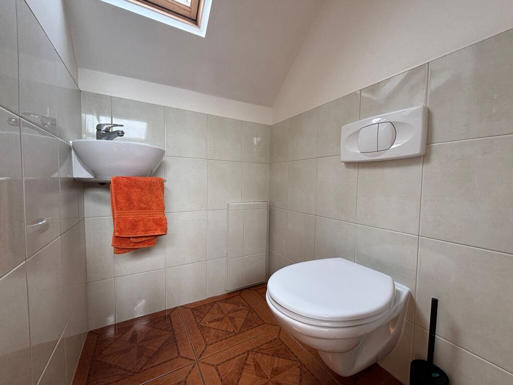 Loft Room WC