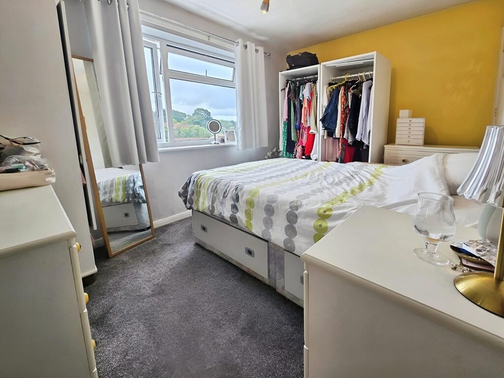 e2fe0b38-Bedroom ...