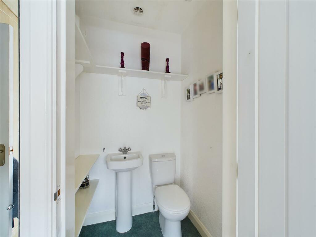 CLOAK ROOM