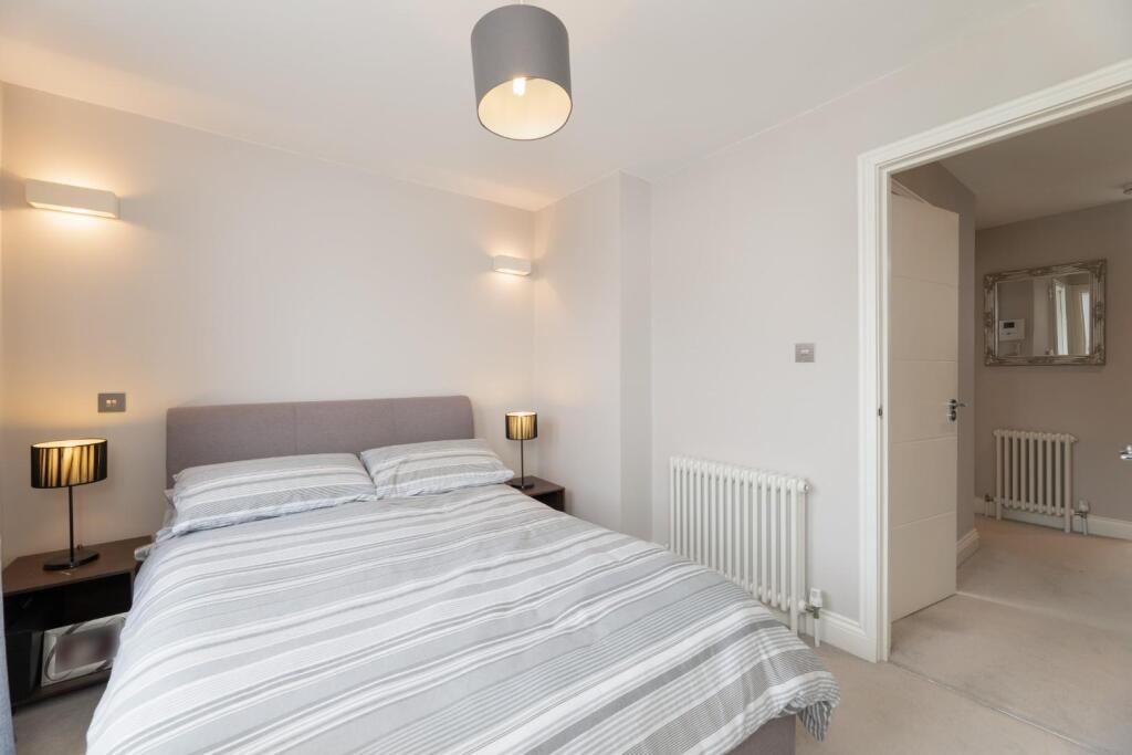 Willcott Road 3F3 - bed2.jpg