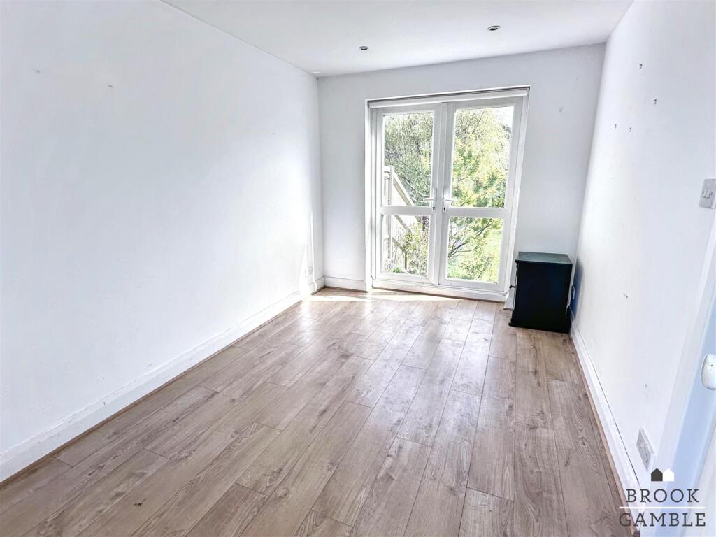 01323 438506