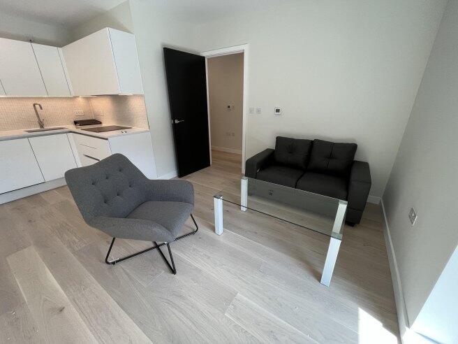 middle-road-w7-3fr-1022178