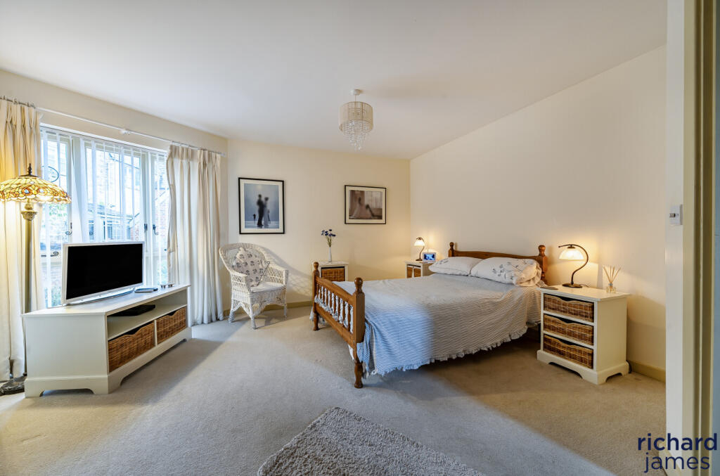 deb49b4cd8eb469f8b4454eea2616ba2