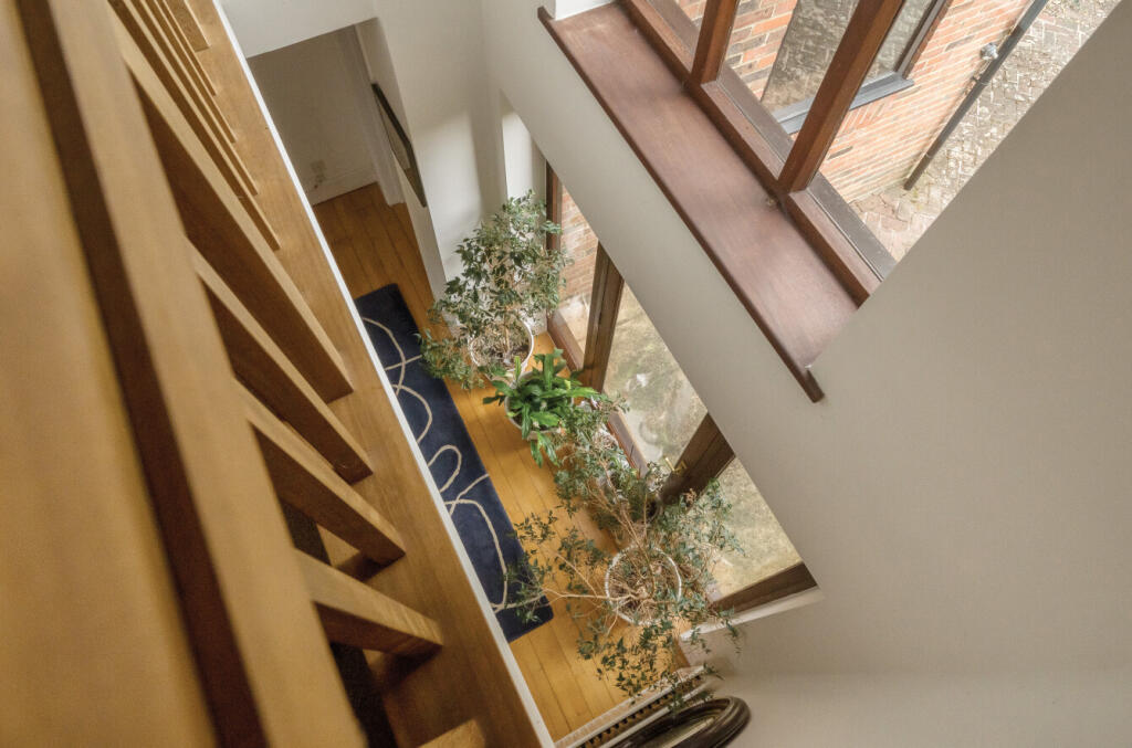 1342426-25-68a5a0...