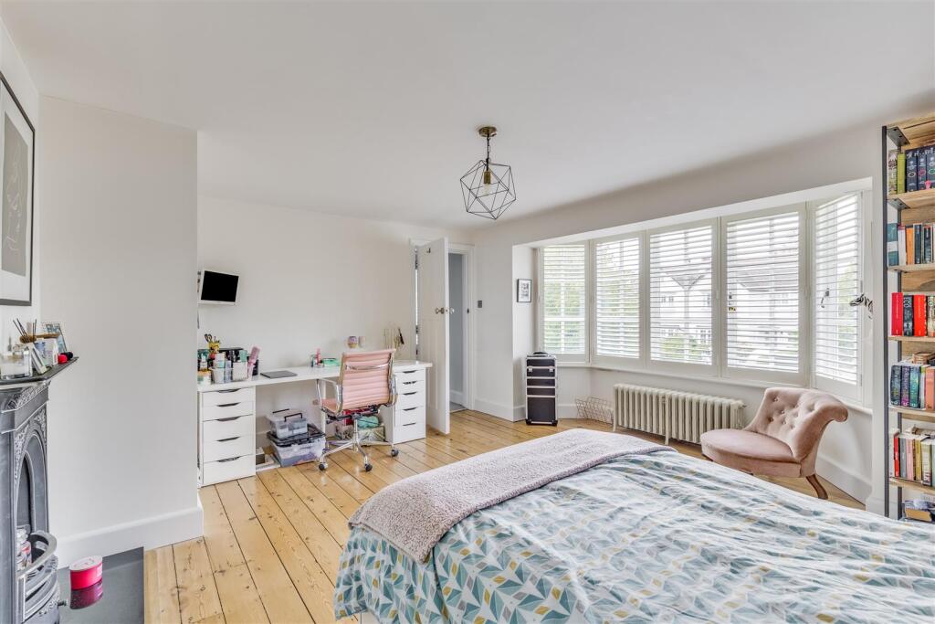 Norton Way South 334-19.jpg