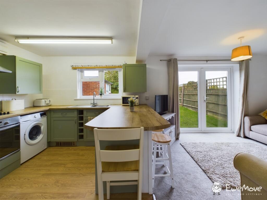 CAM02877G0-PR0061-STILL007