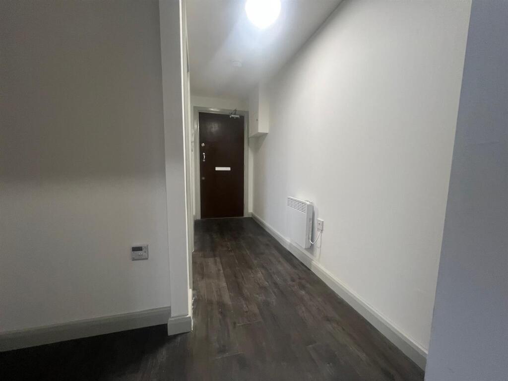 drake street 19 hallway.jpg