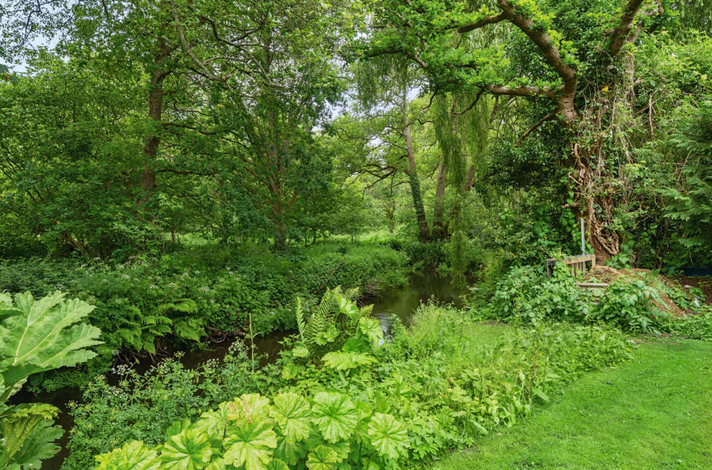 1300549-11-683705...