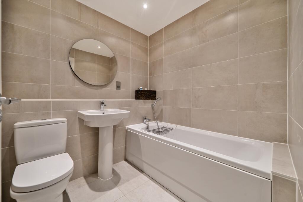 1298197-6-682e047...