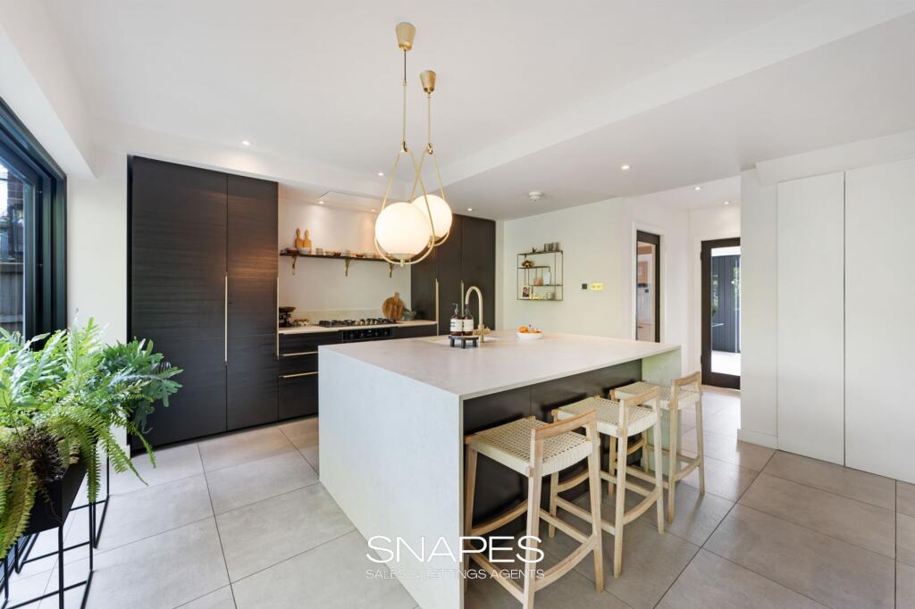 Family Dining Kitchen