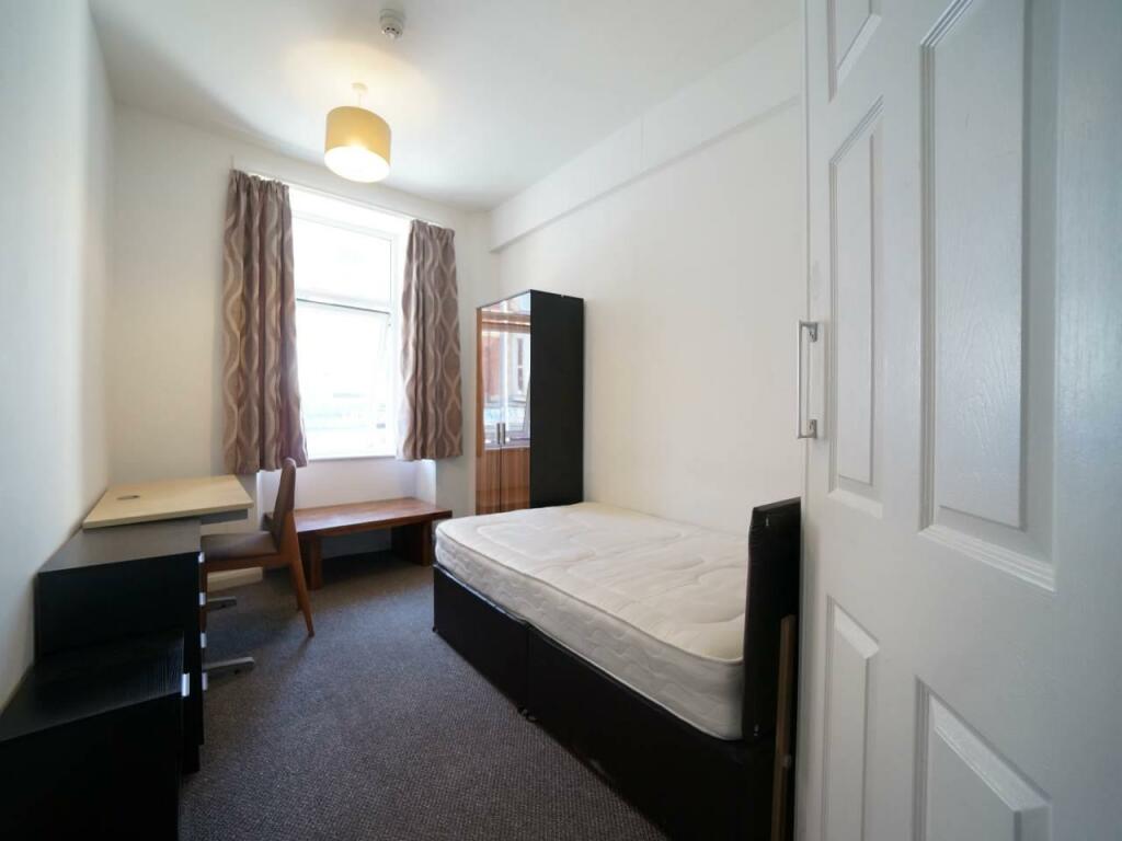 10aHolyheadRd_B1.JPG