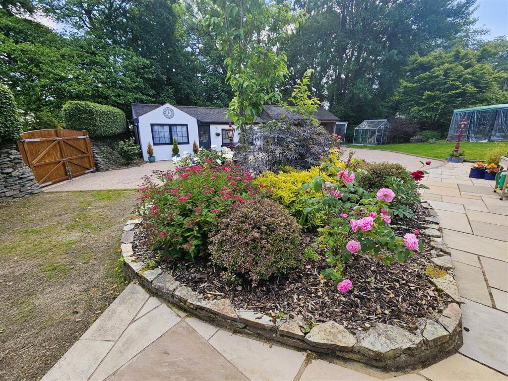 Front of Cottage.jpg